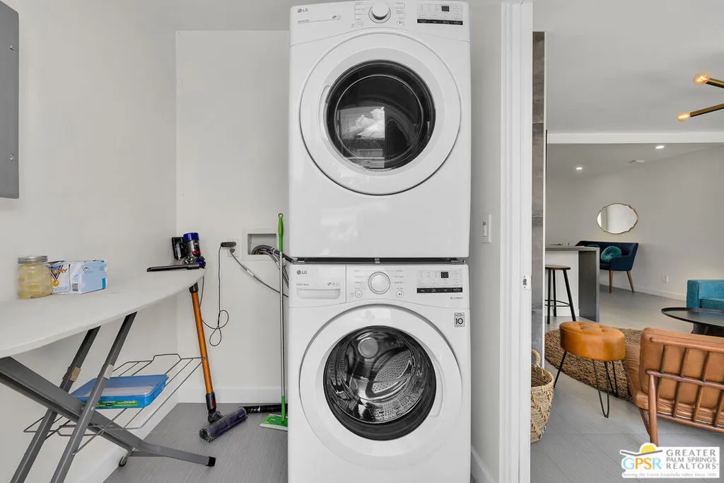 587 N Calle Marcus, Palm Springs, California 92262 home-pic-34